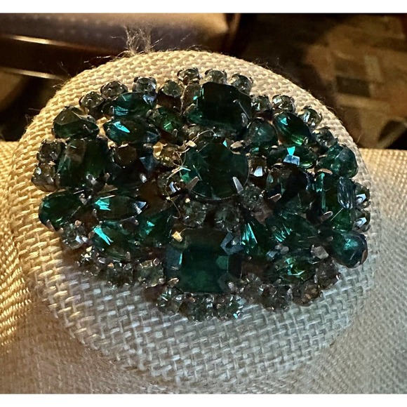 Vintage JULIANA Emerald Peridot Green Crystal Brooch Oval Emerald Cut Green 2” - Picture 4 of 7